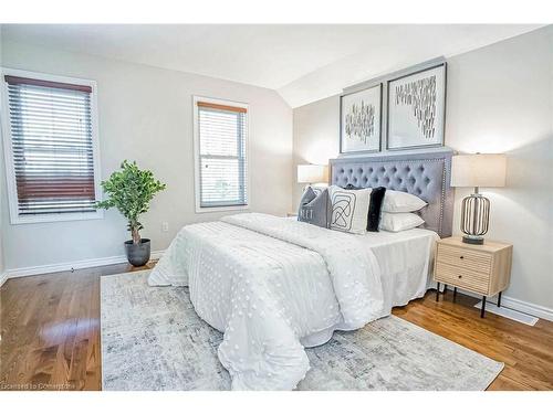 303 Maria Street, Toronto, ON - Indoor Photo Showing Bedroom