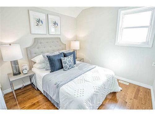 303 Maria Street, Toronto, ON - Indoor Photo Showing Bedroom