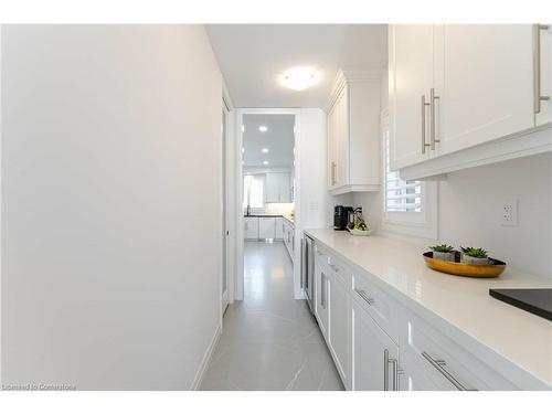 127 Court Drive, Paris, ON - Indoor Photo Showing Kitchen