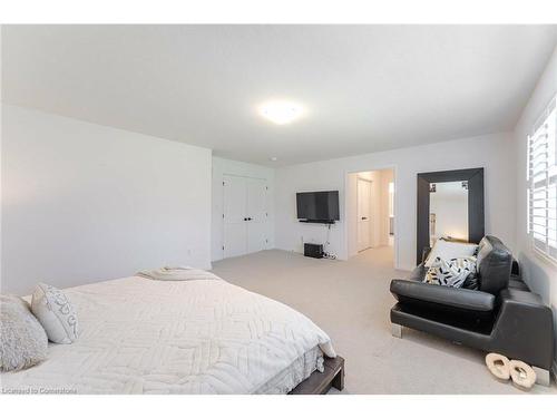 127 Court Drive, Paris, ON - Indoor Photo Showing Bedroom