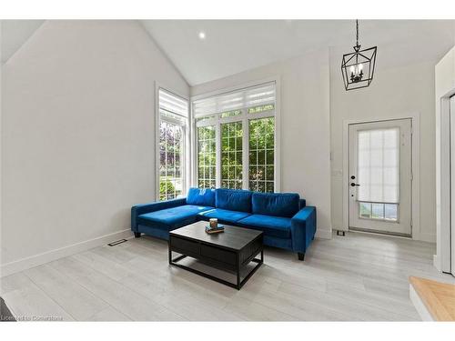 2190 Rockport Street, Windsor, ON - Indoor Photo Showing Living Room