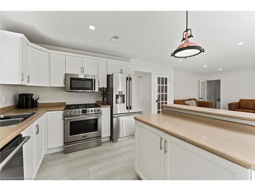 2190 Rockport Street, Windsor, ON - Indoor Photo Showing Kitchen With Double Sink