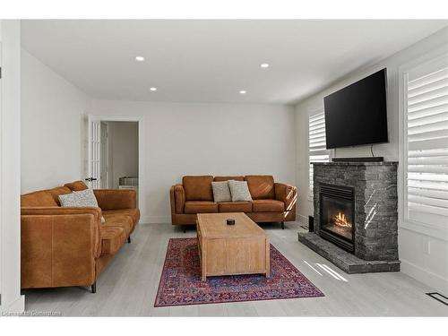 2190 Rockport Street, Windsor, ON - Indoor Photo Showing Living Room With Fireplace