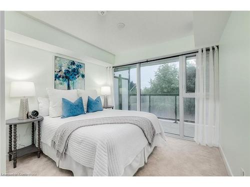 B321-1119 Cooke Boulevard, Burlington, ON - Indoor Photo Showing Bedroom