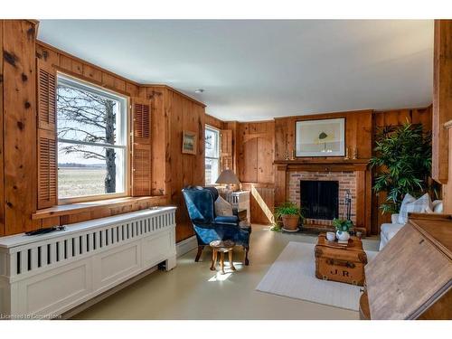 13014 Heritage Road, Caledon, ON - Indoor Photo Showing Living Room With Fireplace