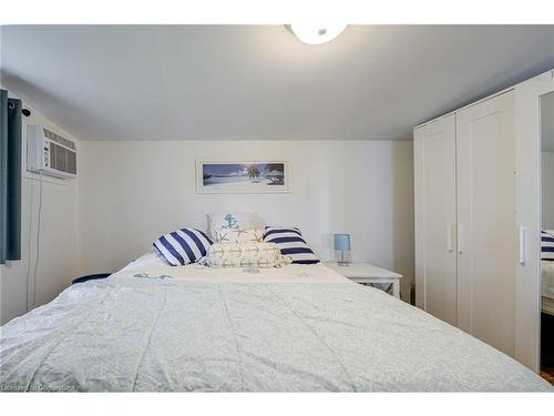 12 Bucks Park, Port Dover, ON - Indoor Photo Showing Bedroom