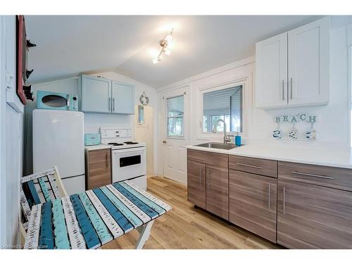 12 Bucks Park, Port Dover, ON - Indoor Photo Showing Kitchen