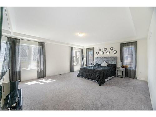 189 Thompson Drive Drive, East Gwillimbury, ON - Indoor Photo Showing Bedroom