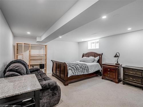 3135 Michael Crescent, Burlington, ON - Indoor Photo Showing Bedroom