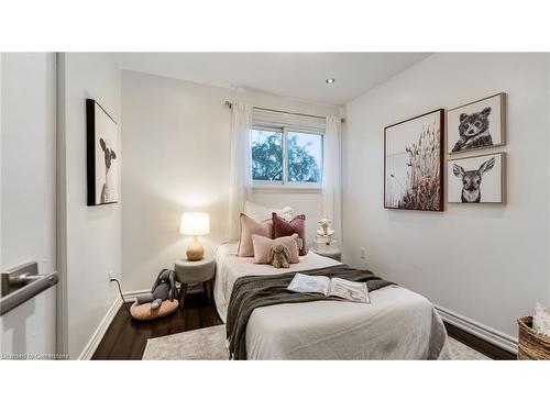 9 Delrosa Court, Toronto, ON - Indoor Photo Showing Bedroom