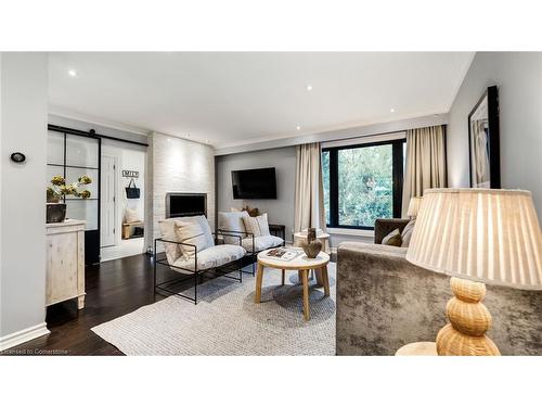 9 Delrosa Court, Toronto, ON - Indoor Photo Showing Living Room