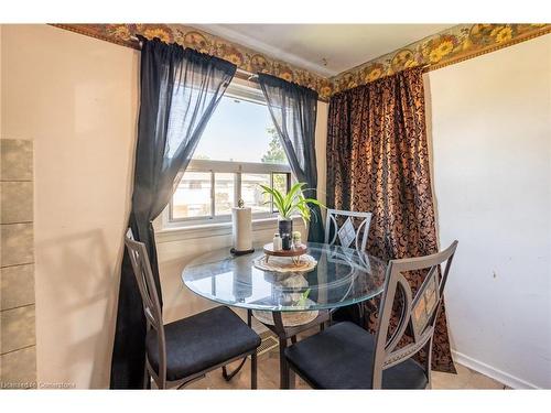 30 Garfield Crescent, Brampton, ON - Indoor Photo Showing Dining Room