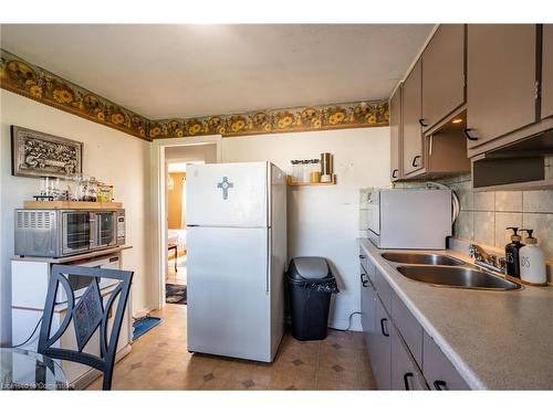 30 Garfield Crescent, Brampton, ON - Indoor Photo Showing Kitchen With Double Sink