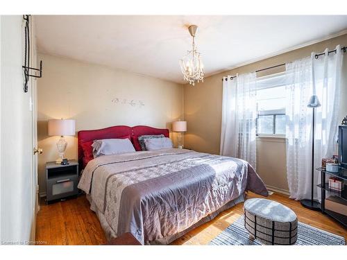 30 Garfield Crescent, Brampton, ON - Indoor Photo Showing Bedroom