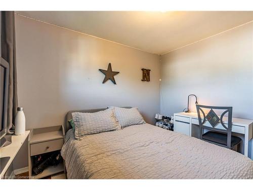 30 Garfield Crescent, Brampton, ON - Indoor Photo Showing Bedroom