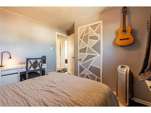 30 Garfield Crescent, Brampton, ON - Indoor Photo Showing Bedroom