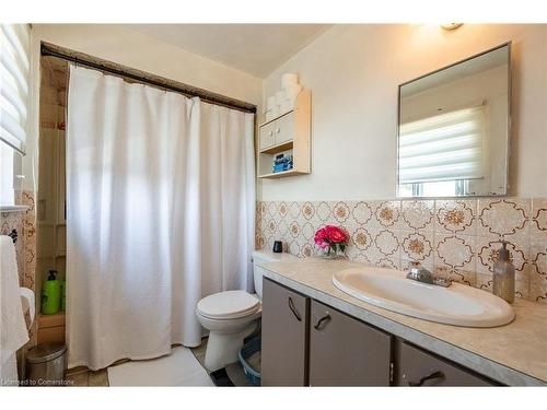 30 Garfield Crescent, Brampton, ON - Indoor Photo Showing Bathroom