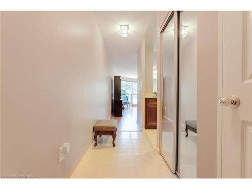 312-2177 Burnhamthorpe Road W, Mississauga, ON - Indoor