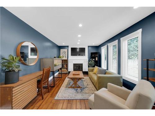 1574 Hastings Drive, London, ON - Indoor Photo Showing Living Room With Fireplace