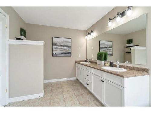 30 Madill Drive, Mono, ON - Indoor Photo Showing Bathroom