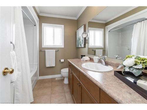 30 Madill Drive, Mono, ON - Indoor Photo Showing Bathroom