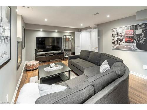 30 Madill Drive, Mono, ON - Indoor Photo Showing Living Room