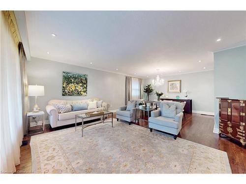 2046 Family Crescent, Mississauga, ON - Indoor Photo Showing Living Room