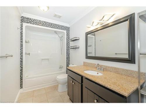 290 Pine Street, Milton, ON - Indoor Photo Showing Bathroom