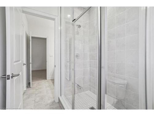 1364 Hydrangea Gardens, Oakville, ON - Indoor Photo Showing Bathroom