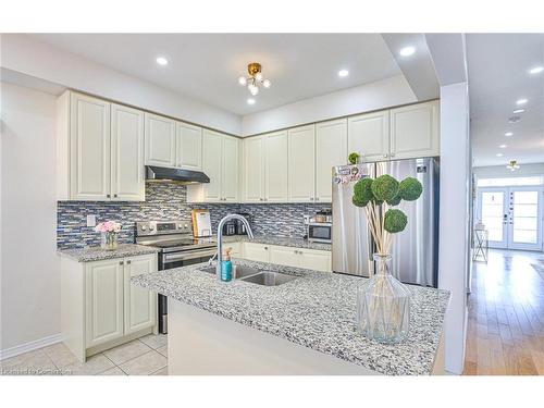 312 Bedrock Drive, Hamilton, ON - Indoor Photo Showing Kitchen With Double Sink With Upgraded Kitchen