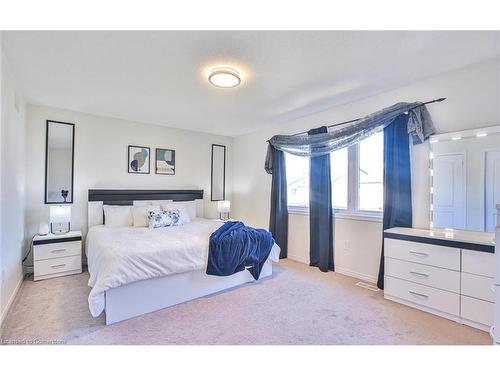 312 Bedrock Drive, Hamilton, ON - Indoor Photo Showing Bedroom