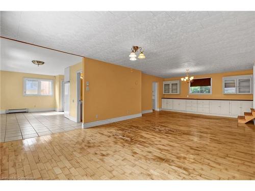 53 Dufferin St Street S, New Tecumseth, ON - Indoor Photo Showing Other Room