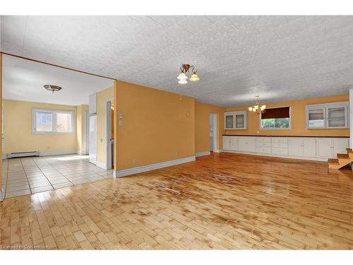 53 Dufferin St Street S, New Tecumseth, ON - Indoor Photo Showing Other Room