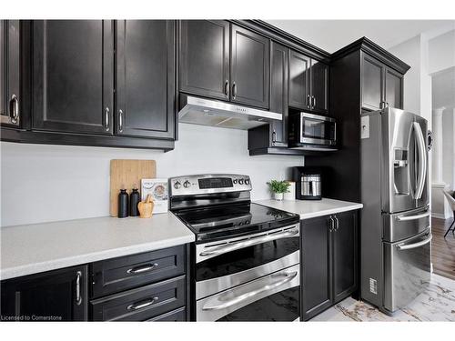 39 Weathering Heights, Stoney Creek, ON - Indoor Photo Showing Kitchen