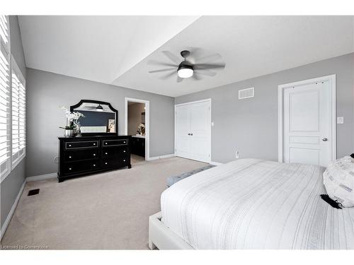 39 Weathering Heights, Stoney Creek, ON - Indoor Photo Showing Bedroom