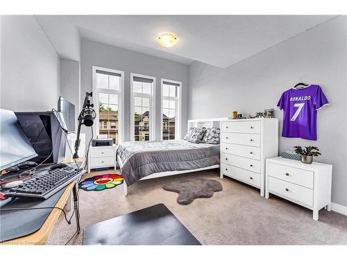 530 Thompson Street, Woodstock, ON - Indoor Photo Showing Bedroom