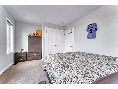 530 Thompson Street, Woodstock, ON - Indoor Photo Showing Bedroom