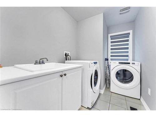 530 Thompson Street, Woodstock, ON - Indoor Photo Showing Laundry Room