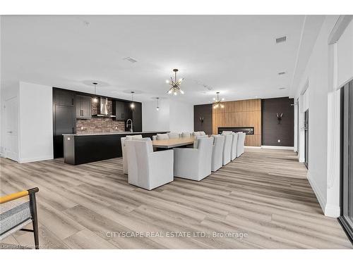 1505-15 Glebe Street, Cambridge, ON - Indoor Photo Showing Kitchen