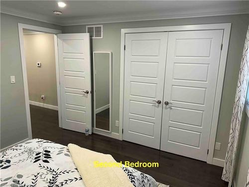 540 Wedgewood Drive, Burlington, ON - Indoor Photo Showing Bedroom