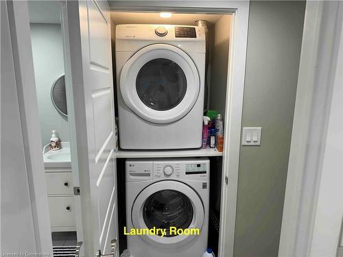 540 Wedgewood Drive, Burlington, ON - Indoor Photo Showing Laundry Room