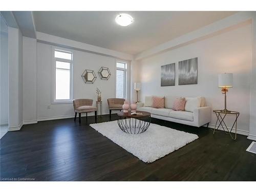 4 Whitton Dr Drive, Brantford, ON - Indoor Photo Showing Living Room