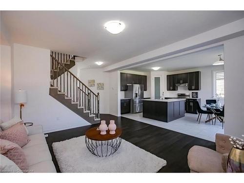 4 Whitton Dr Drive, Brantford, ON - Indoor Photo Showing Living Room