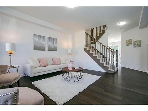 4 Whitton Dr Drive, Brantford, ON - Indoor Photo Showing Living Room