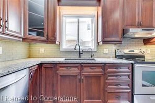 797 Paris Boulevard, Waterloo, ON - Indoor Photo Showing Kitchen