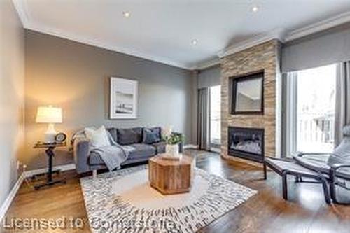 797 Paris Boulevard, Waterloo, ON - Indoor Photo Showing Living Room With Fireplace