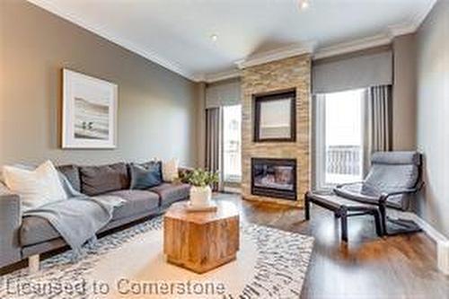 797 Paris Boulevard, Waterloo, ON - Indoor Photo Showing Living Room With Fireplace