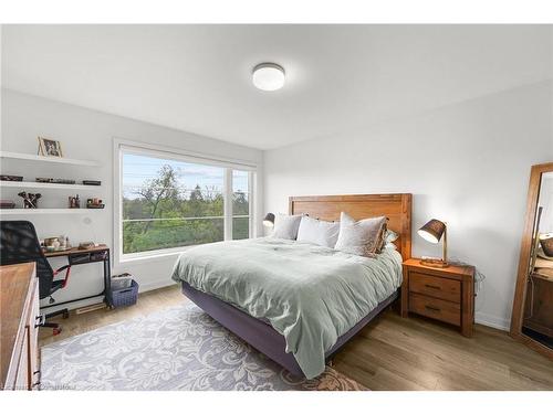 10-350 River Road, Cambridge, ON - Indoor Photo Showing Bedroom