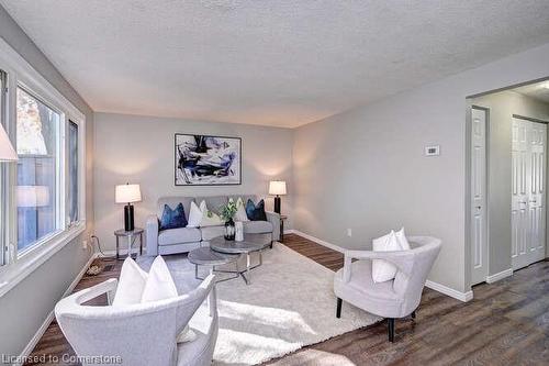 144 Greendale Crescent, Kitchener, ON - Indoor Photo Showing Living Room