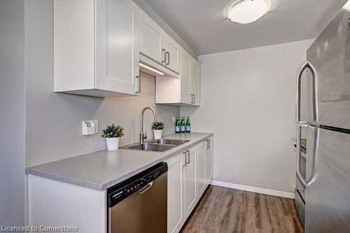 144 Greendale Crescent, Kitchener, ON - Indoor Photo Showing Kitchen With Stainless Steel Kitchen With Double Sink